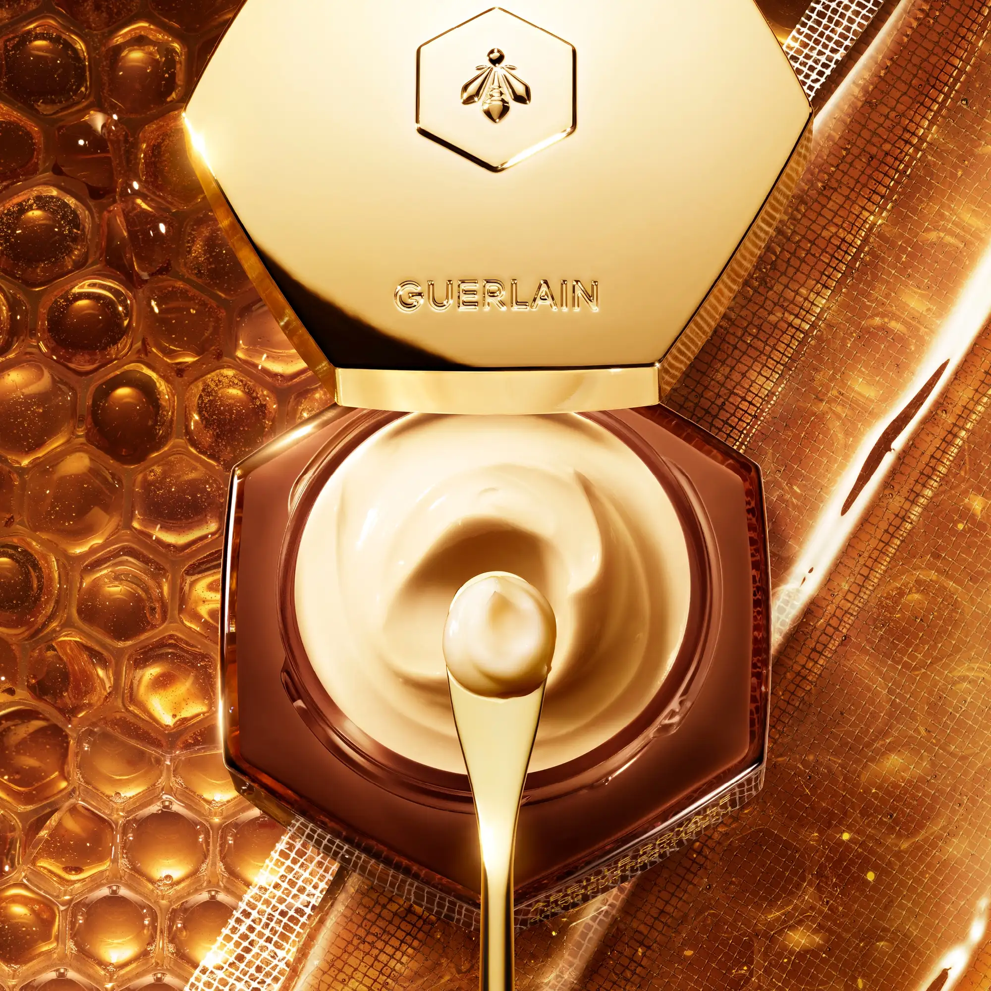 GUERLAIN Abeille Royale Honey Treatment Night Cream 50ml 18 GUERLAIN Abeille Royale Honey Treatment Night Cream 50ml